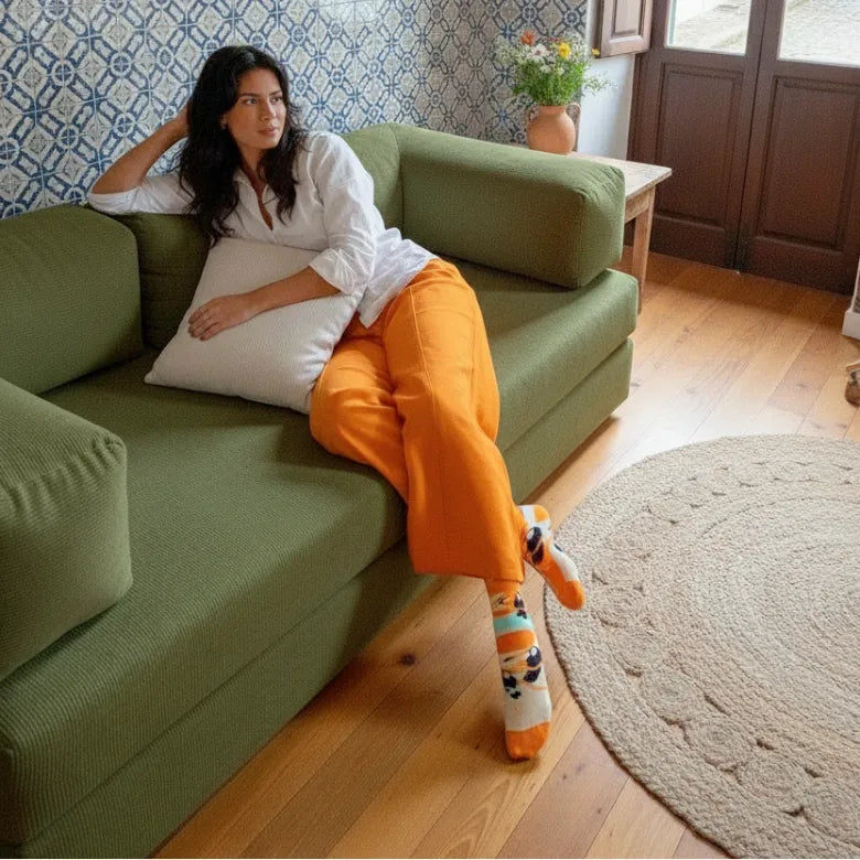 Sofá Cama Bloom Tecido Cotelê Verde - Sofá na Caixa