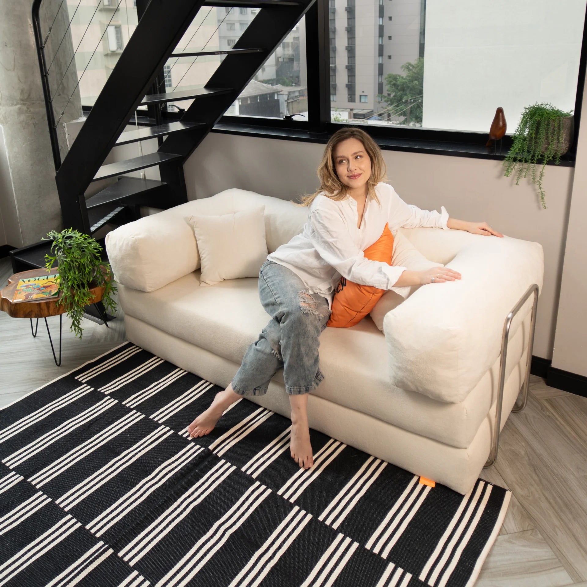 Sofá Cama Bloom Tecido Cotelê Terracota - Sofá na Caixa