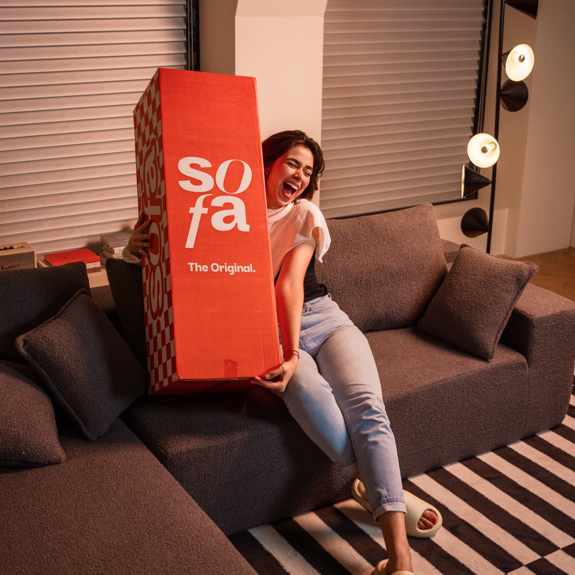 Sofá na Caixa Aran em Boucle - Cinza