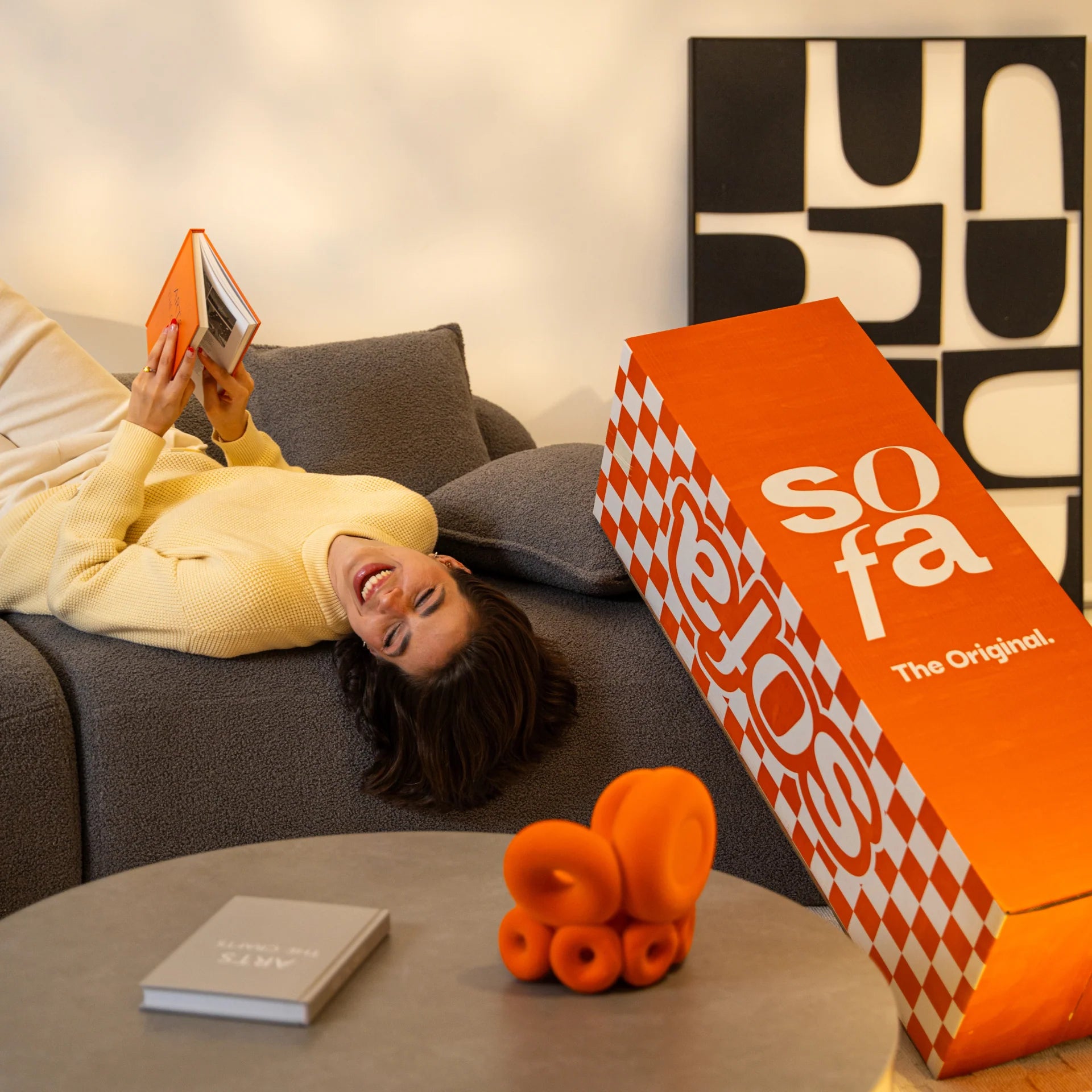 Sofá na Caixa Avalon em Boucle - Cinza